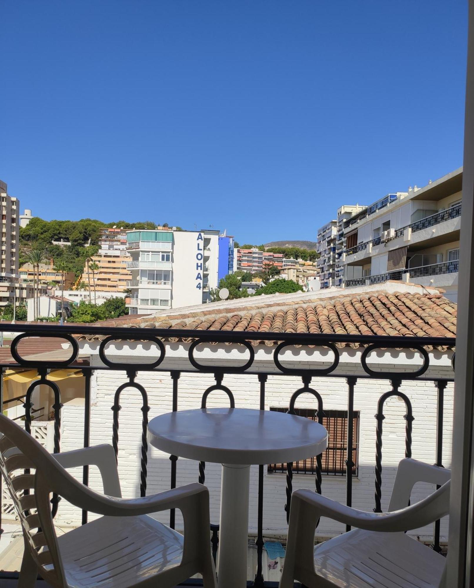 Apartament Leonor Carihuela *