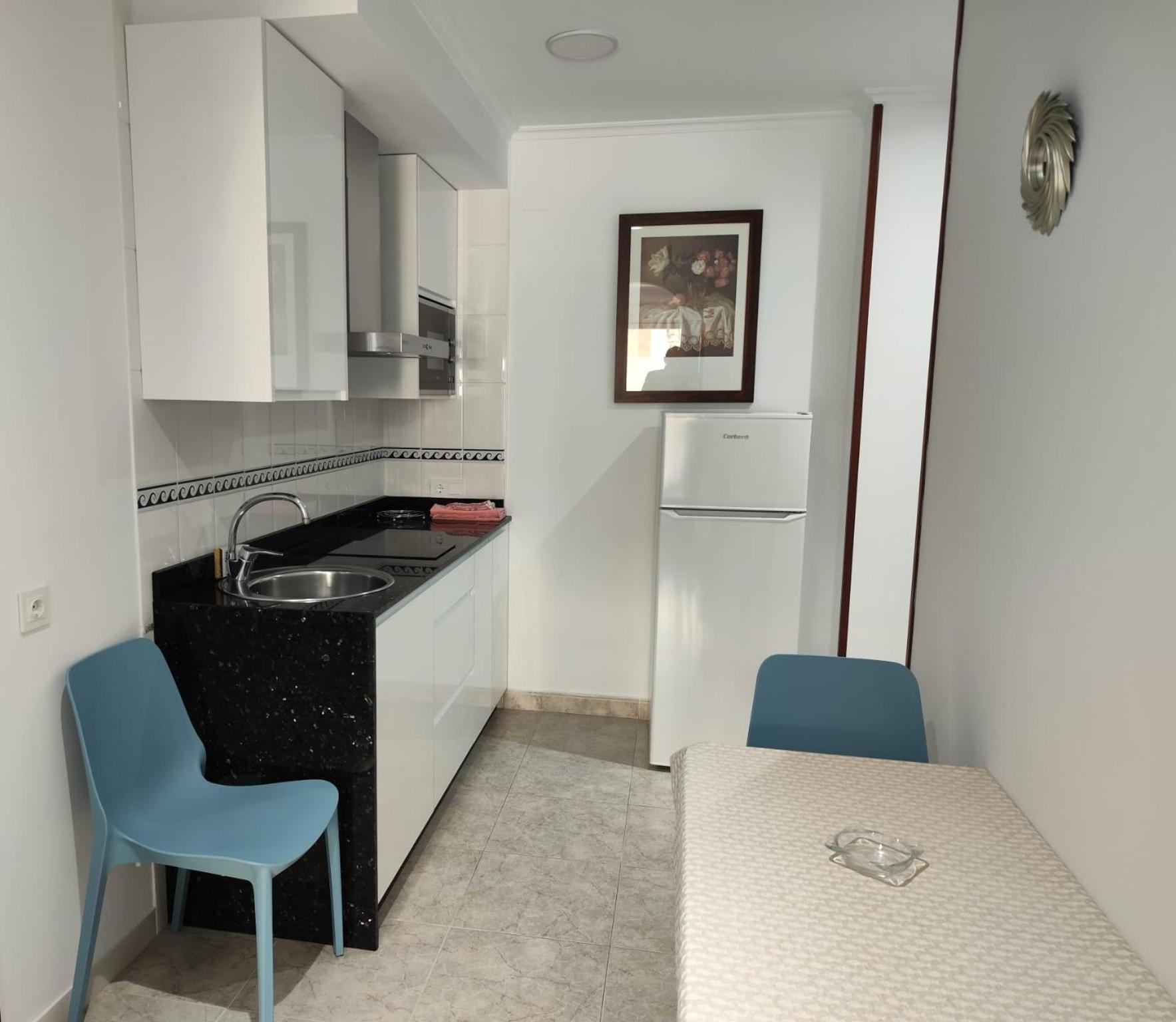 Apartament Leonor Carihuela *