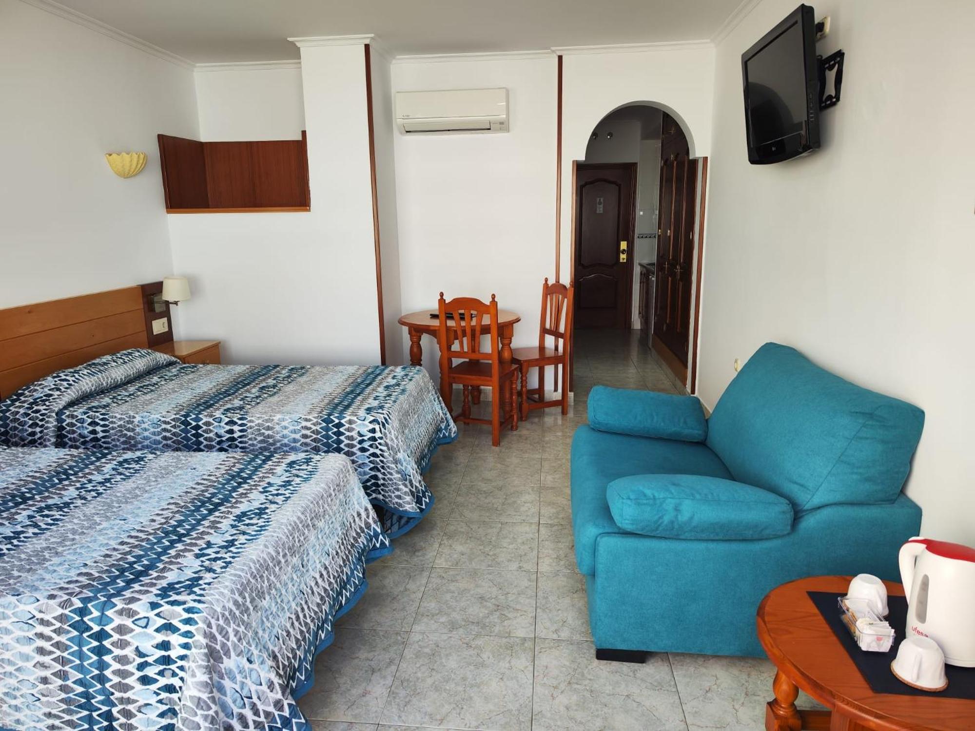Leonor Carihuela Apartament Torremolinos
