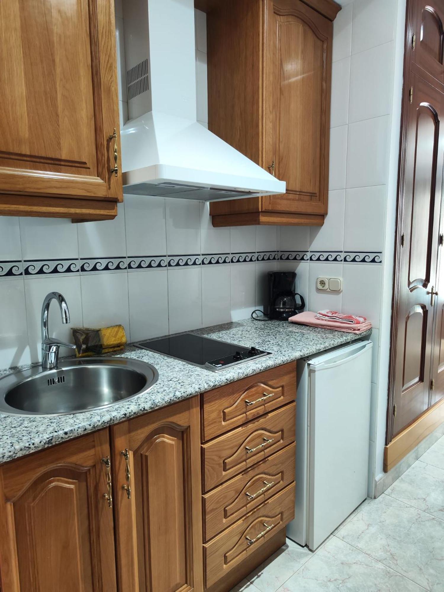 Leonor Carihuela Apartament *