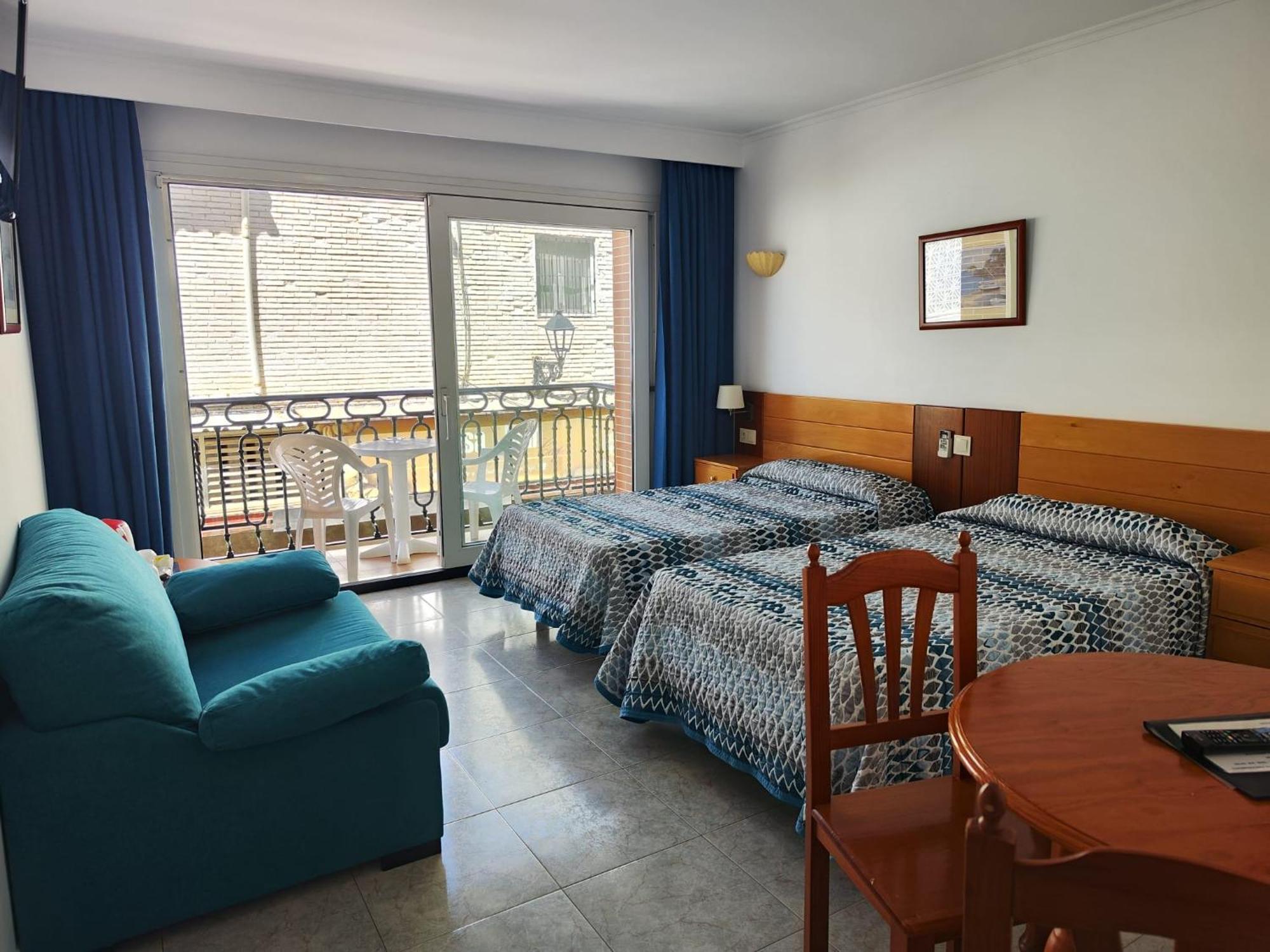 Leonor Carihuela Apartament Torremolinos