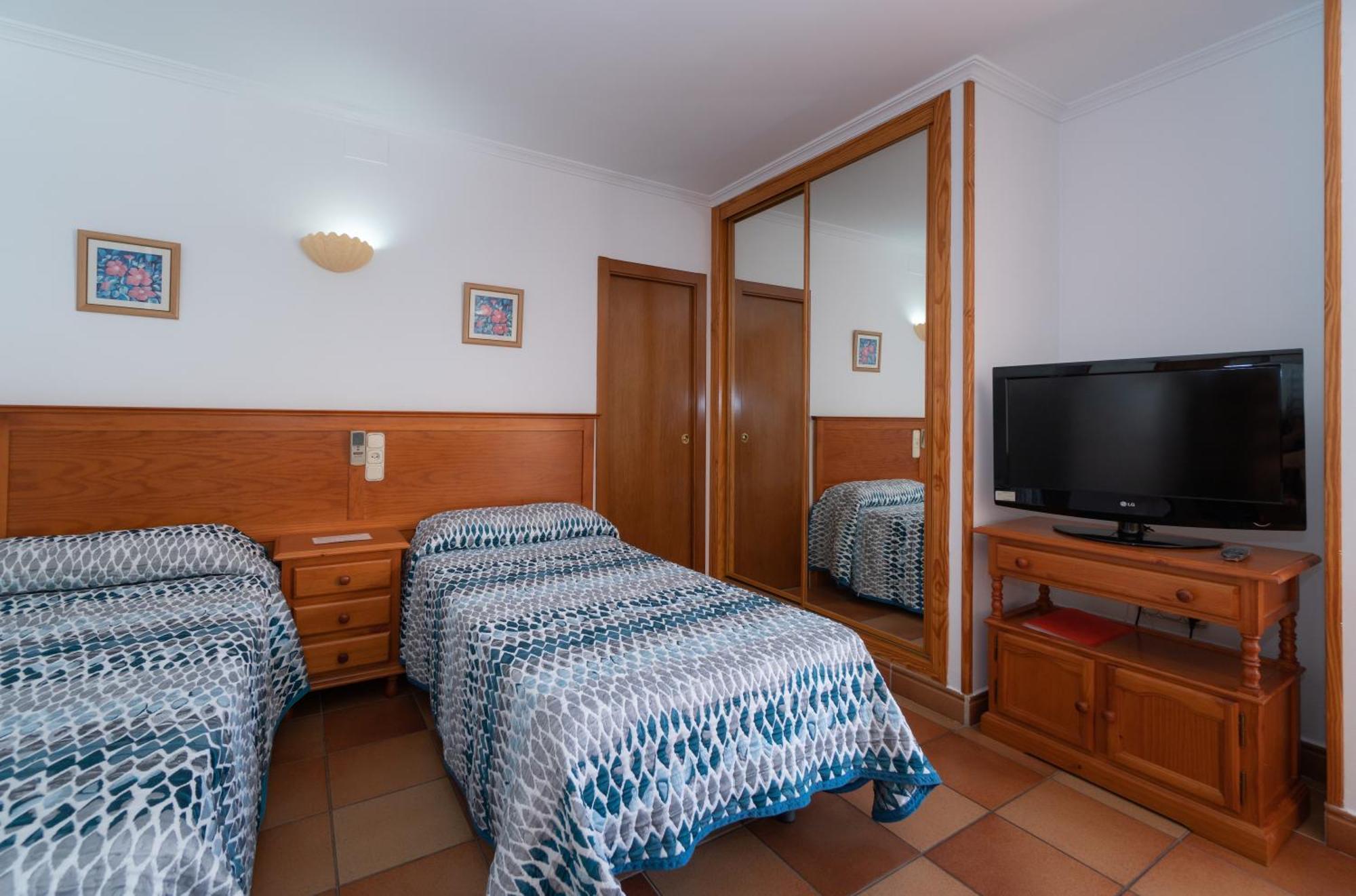 Leonor Carihuela Apartament Torremolinos