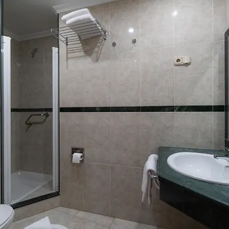 Apartamentos Leonor Carihuela Torremolinos Exterior photo