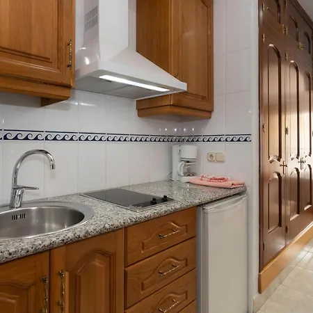 Apartamentos Leonor Carihuela Torremolinos Exterior photo