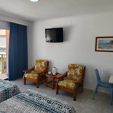 Apartamentos Leonor Carihuela Torremolinos Exterior photo