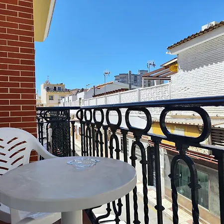 Apartamentos Leonor Carihuela Torremolinos Exterior photo
