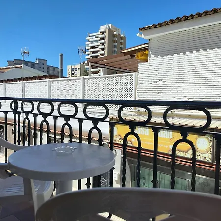 Apartamentos Leonor Carihuela Torremolinos Exterior photo