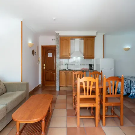 Apartamentos Leonor Carihuela Torremolinos Room photo