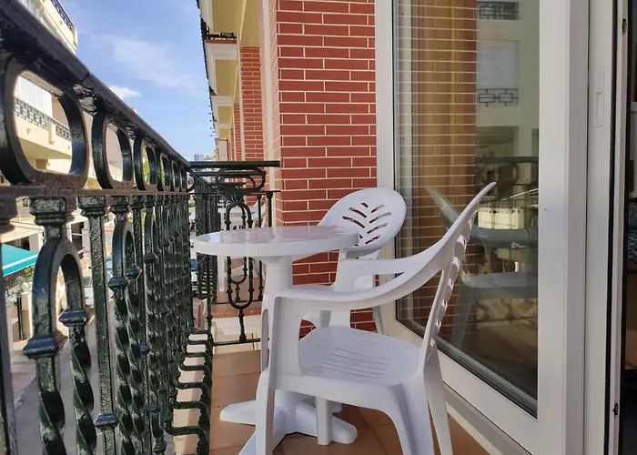 Apartamentos Leonor Carihuela